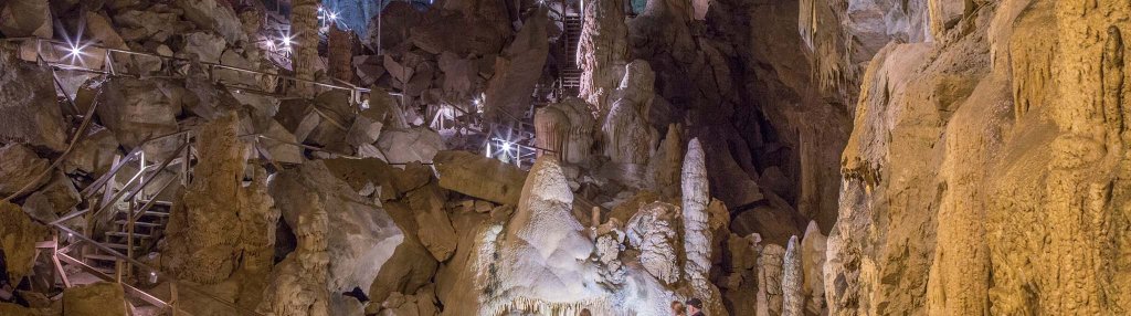 Lost World Caverns.