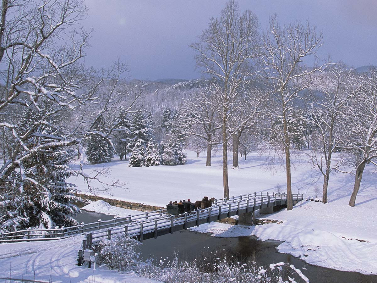 the greenbrier winter carriage ride 1200x900