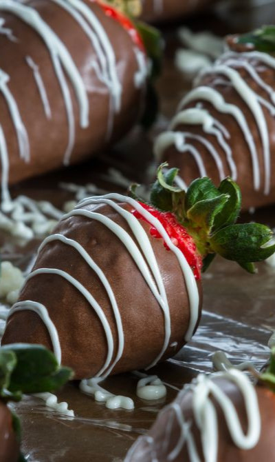 chocolate covered strawberries 800x670